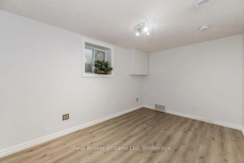 Photo 14 of Unit Lower, 195 Edinburgh Road S, Guelph, Dovercliffe Park/Old University — HOMEH