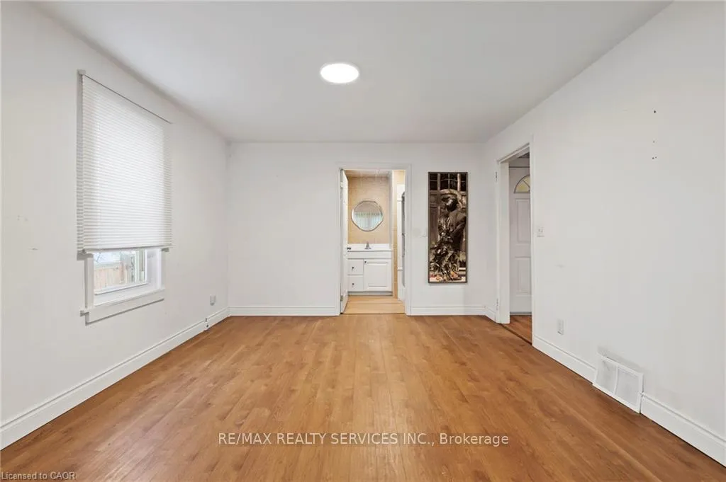 Photo 6 of 5292 Bridge Street, Niagara Falls, Cherrywood — HOMEH