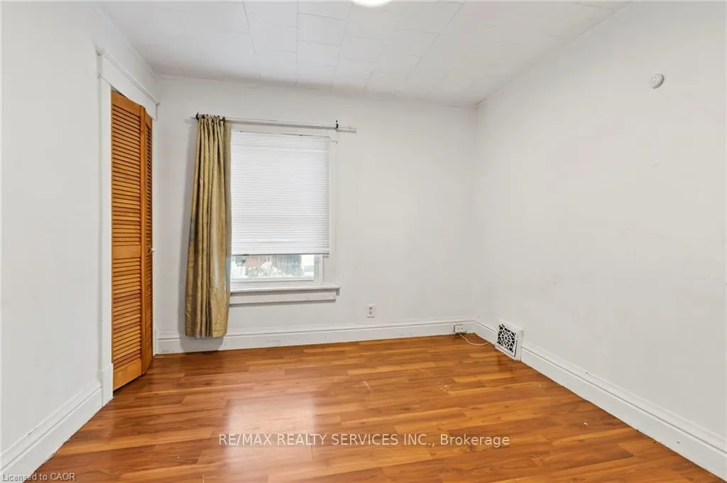 Photo 11 of 5292 Bridge Street, Niagara Falls, Cherrywood — HOMEH