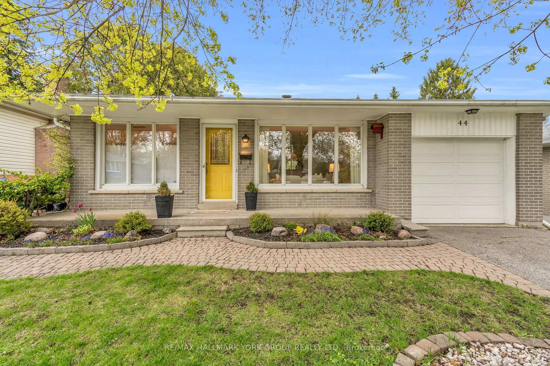 Photo 1 of 44 Kemano Road, Aurora, Aurora Heights — HOMEH