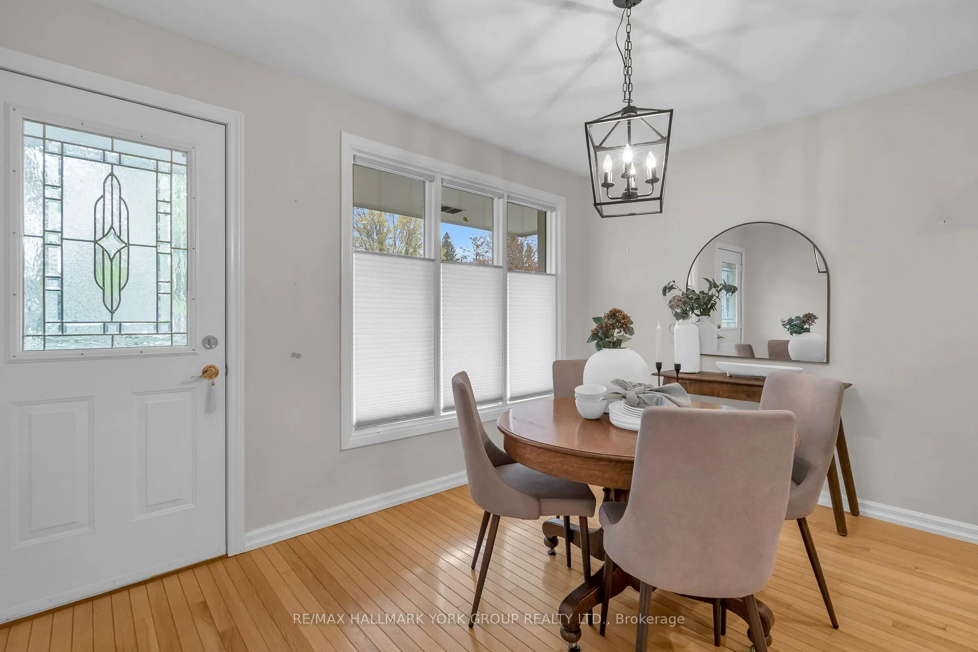 Photo 5 of 44 Kemano Road, Aurora, Aurora Heights — HOMEH