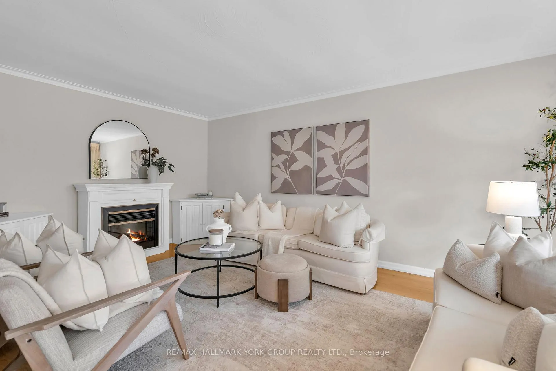 Photo 12 of 44 Kemano Road, Aurora, Aurora Heights — HOMEH