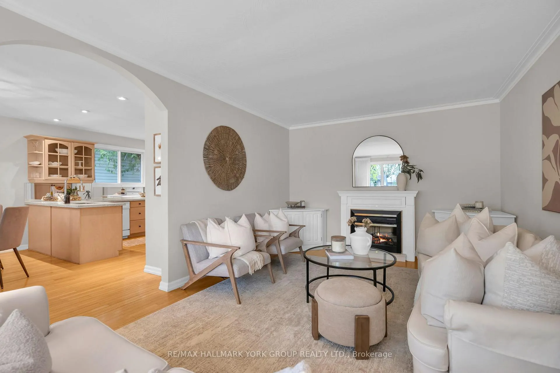 Photo 14 of 44 Kemano Road, Aurora, Aurora Heights — HOMEH