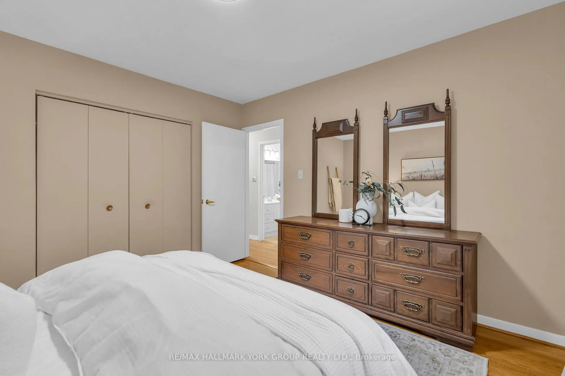 Photo 17 of 44 Kemano Road, Aurora, Aurora Heights — HOMEH