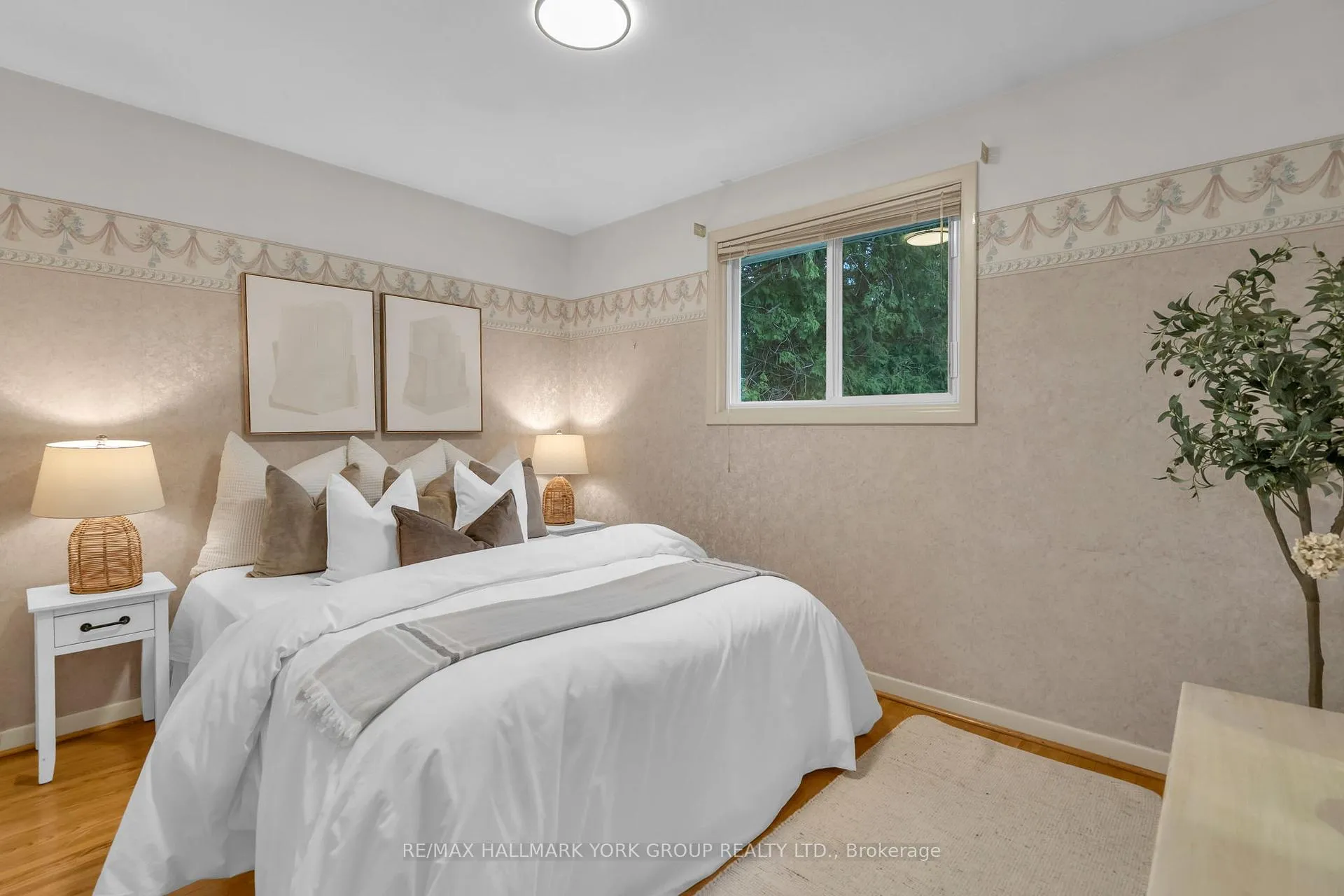 Photo 19 of 44 Kemano Road, Aurora, Aurora Heights — HOMEH