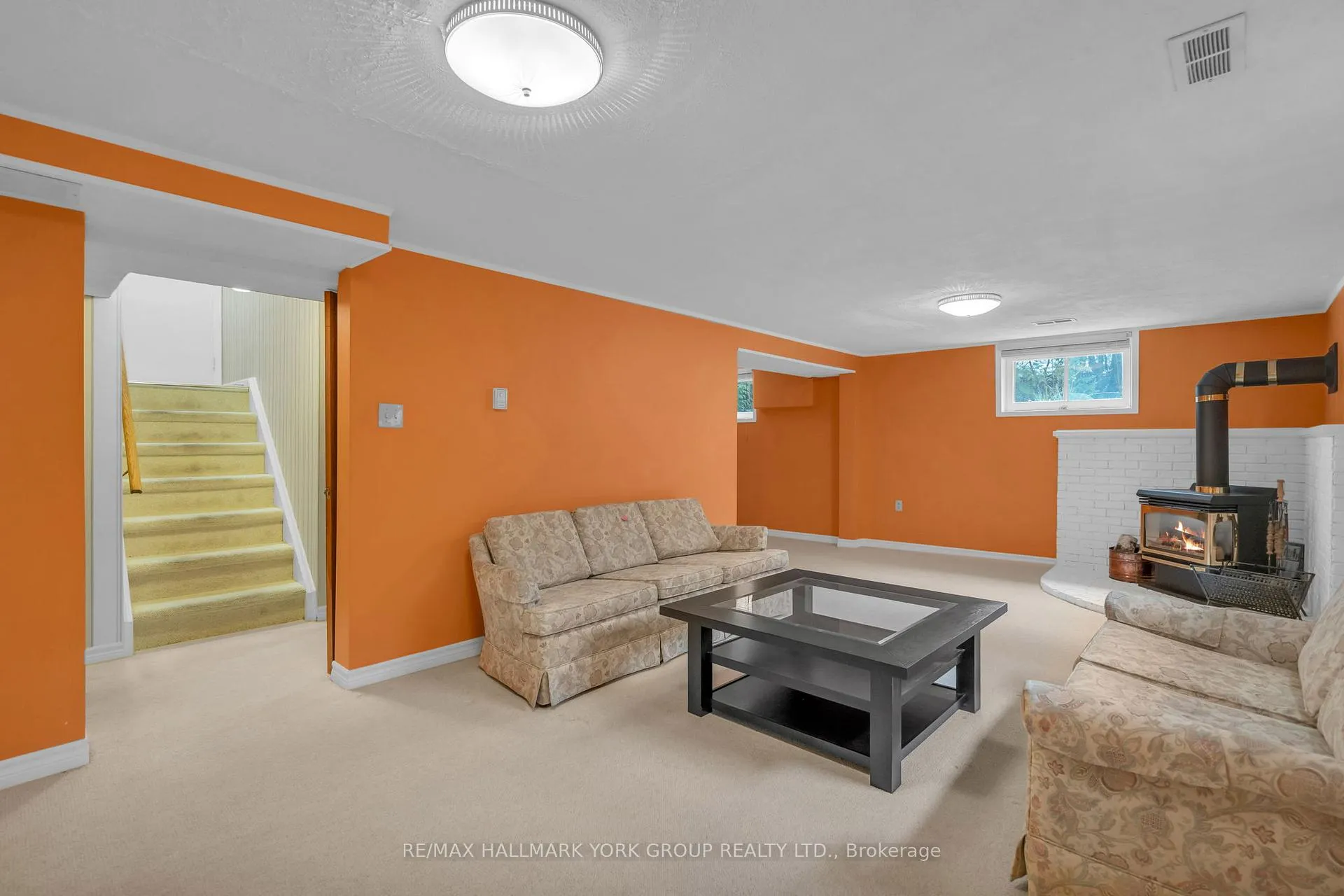Photo 23 of 44 Kemano Road, Aurora, Aurora Heights — HOMEH