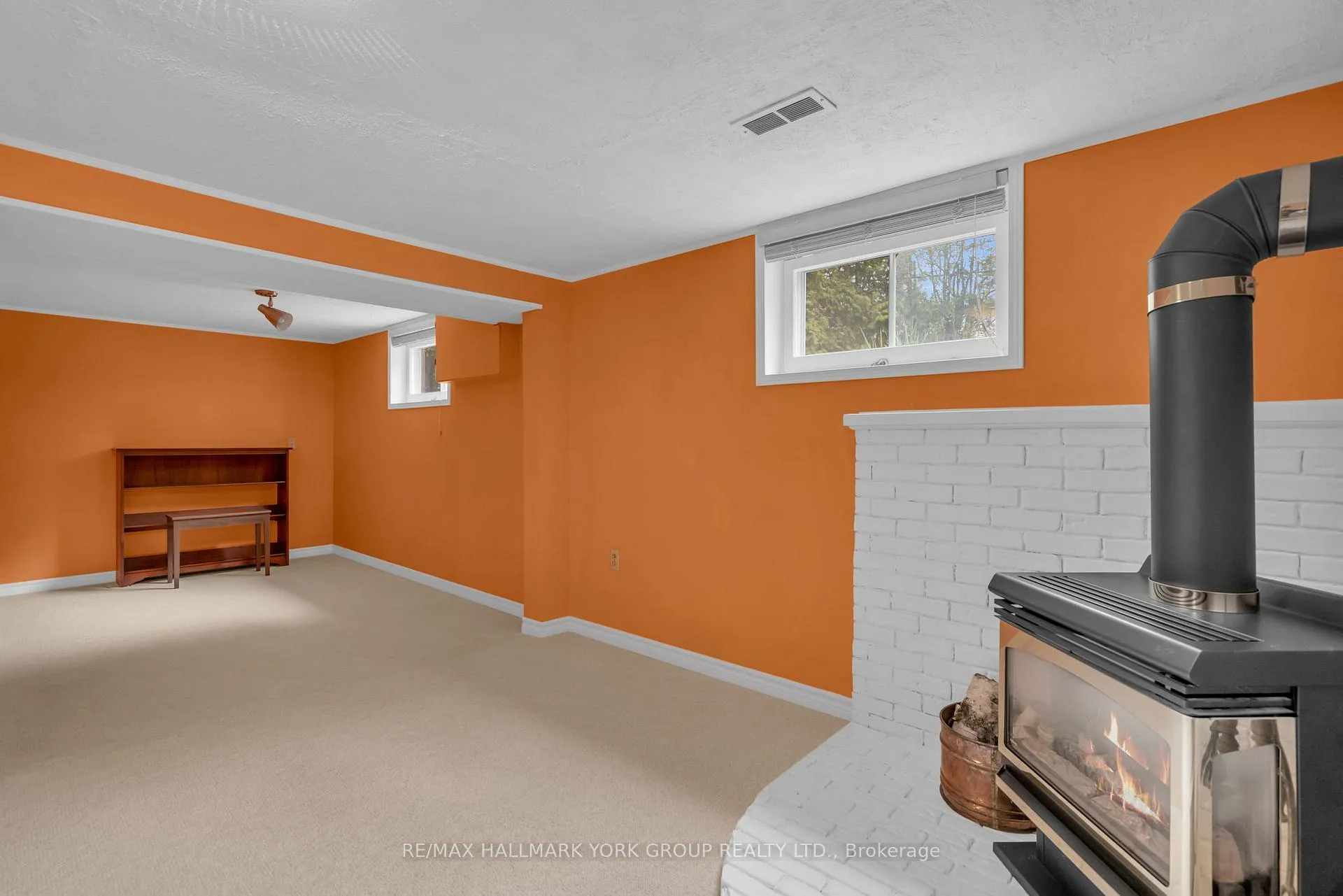 Photo 24 of 44 Kemano Road, Aurora, Aurora Heights — HOMEH