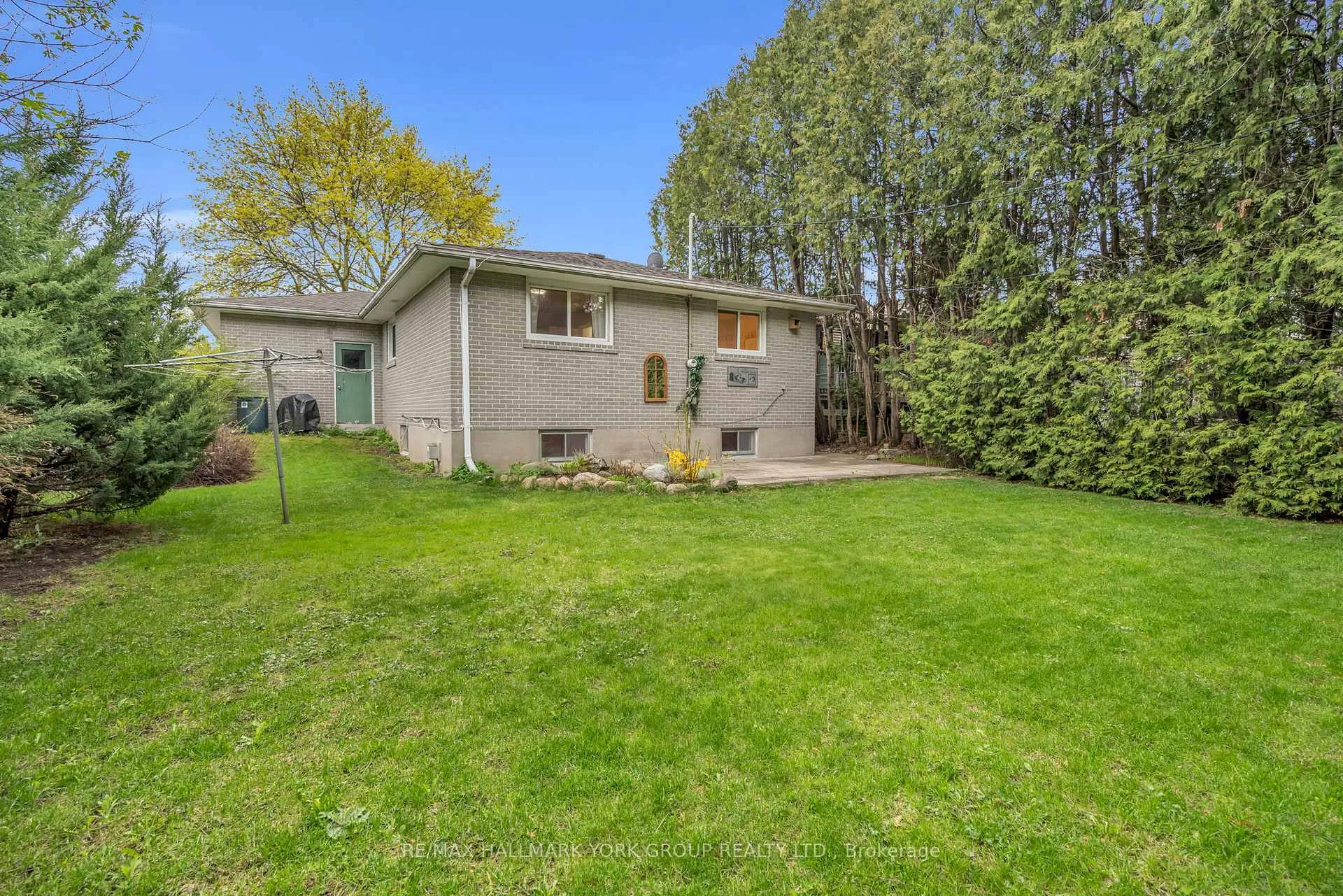 Photo 31 of 44 Kemano Road, Aurora, Aurora Heights — HOMEH