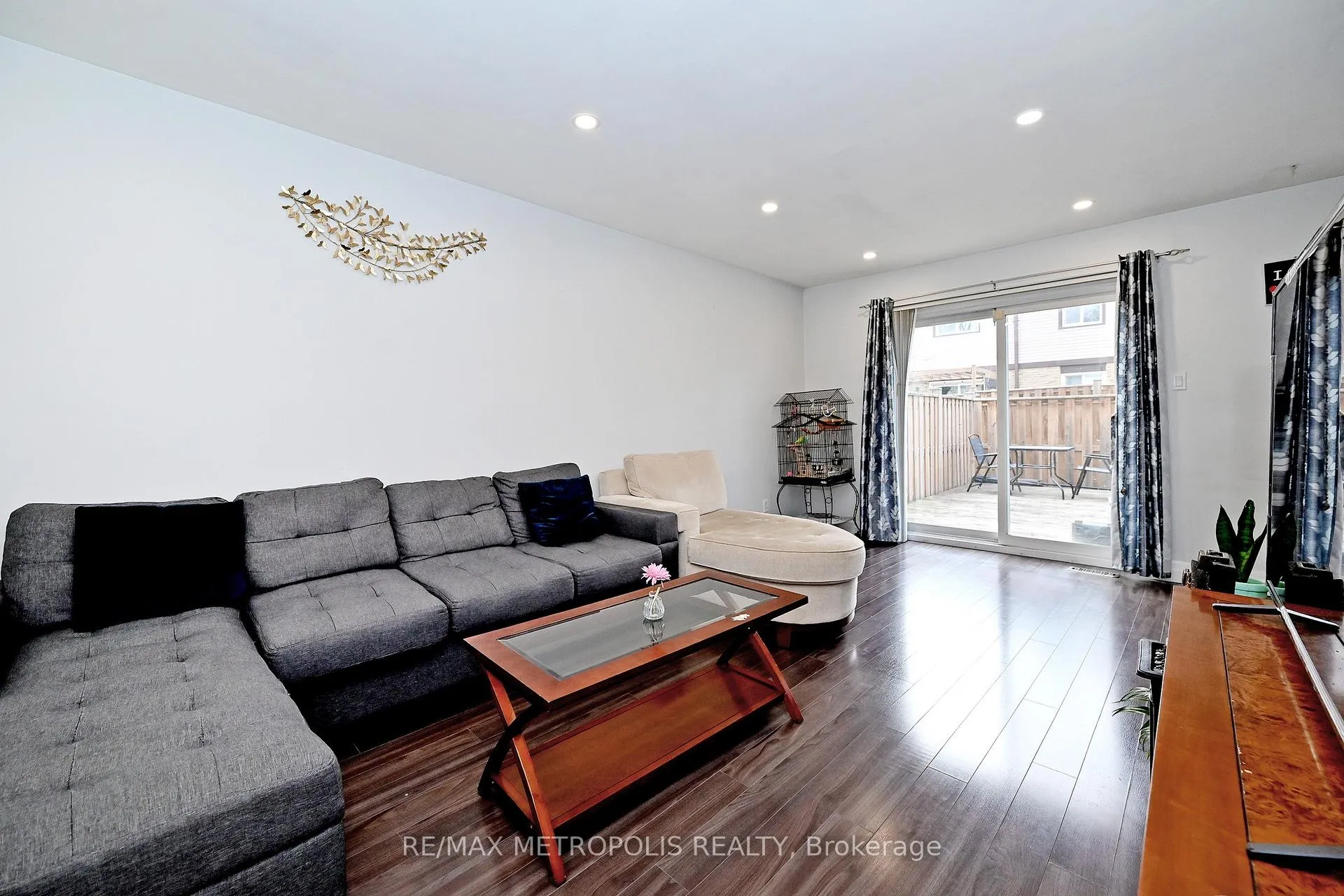 Photo 8 of Unit 83, 45 Hansen Road N, Brampton, Madoc — HOMEH