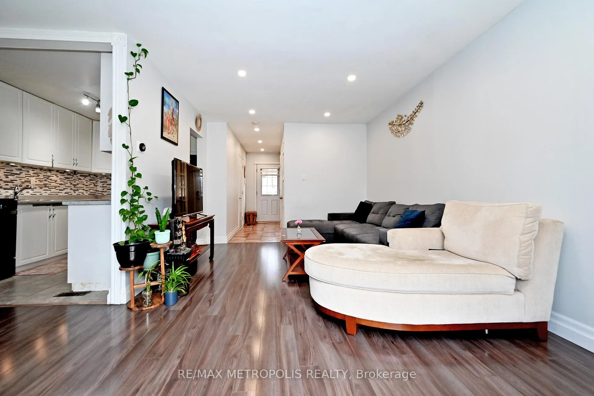 Photo 11 of Unit 83, 45 Hansen Road N, Brampton, Madoc — HOMEH