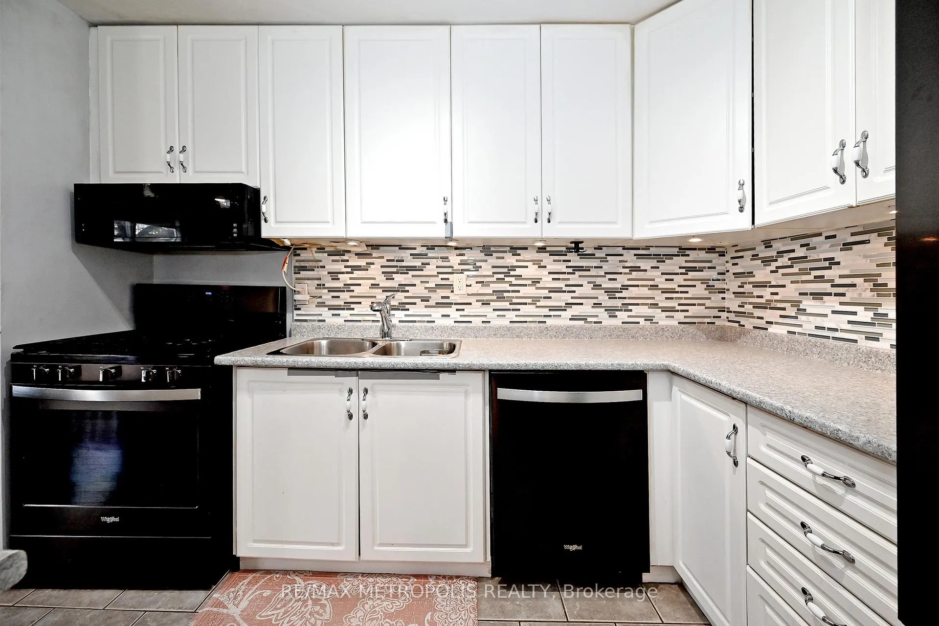 Photo 19 of Unit 83, 45 Hansen Road N, Brampton, Madoc — HOMEH