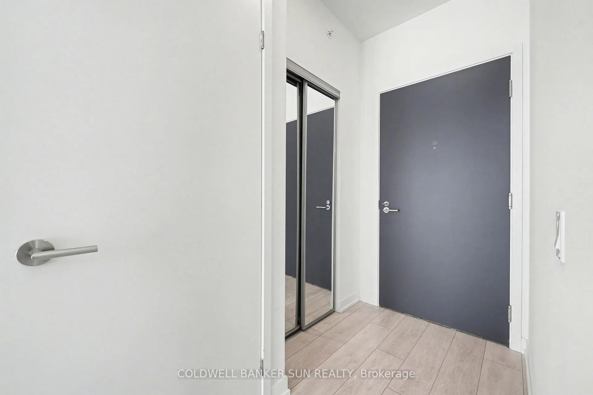 Photo 6 of Unit 2009, 39 Mary Street, Barrie, City Centre — HOMEH