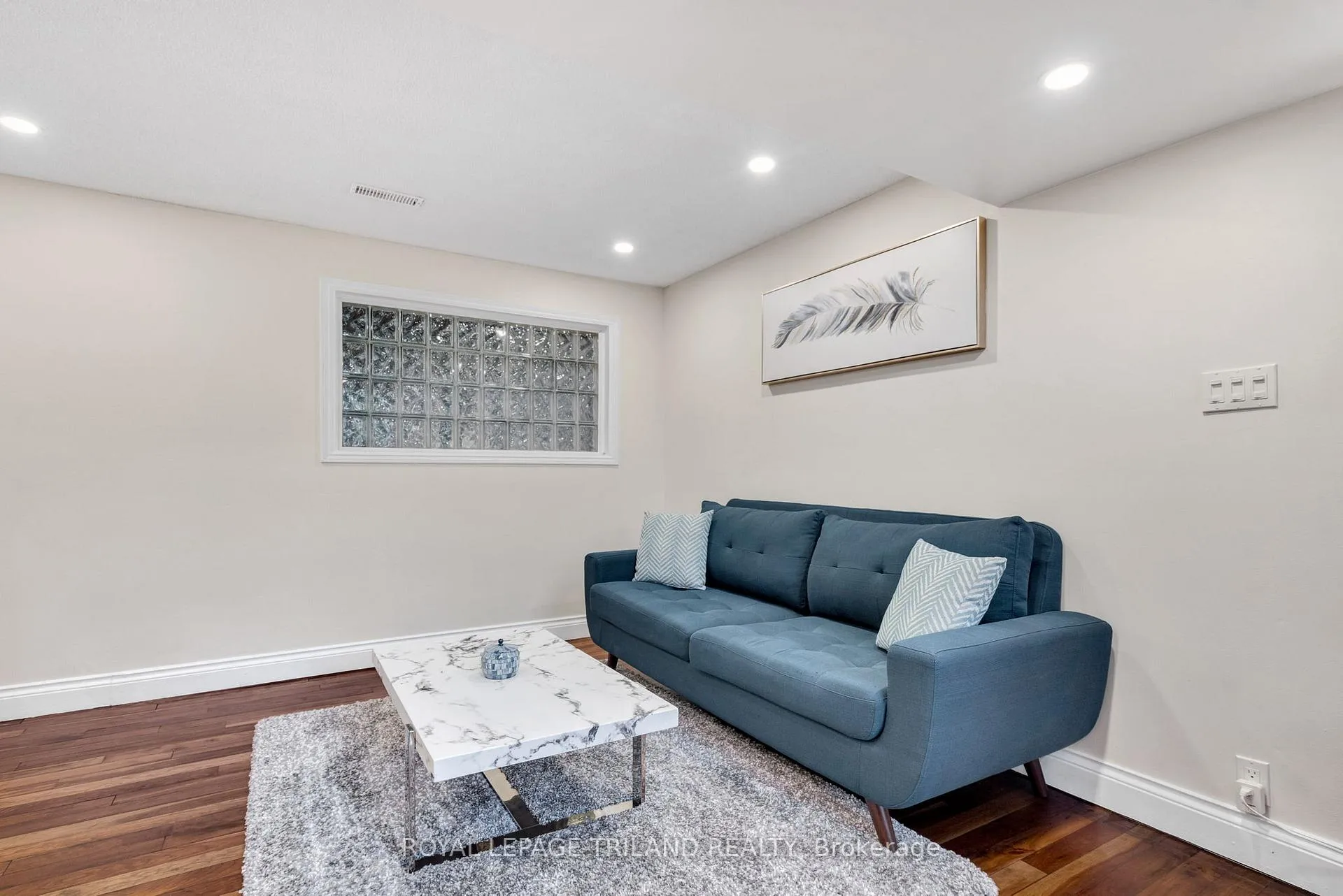 Photo 11 of 24 Beechmount Crescent, London, South X — HOMEH