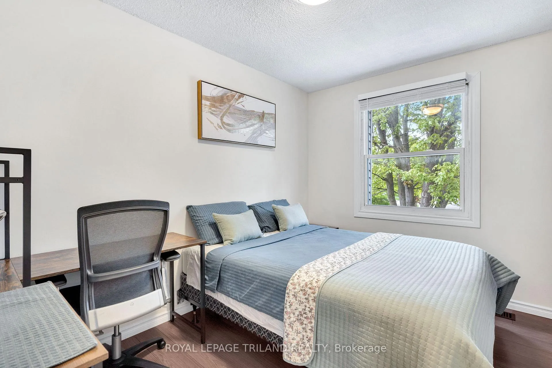 Photo 27 of 24 Beechmount Crescent, London, South X — HOMEH