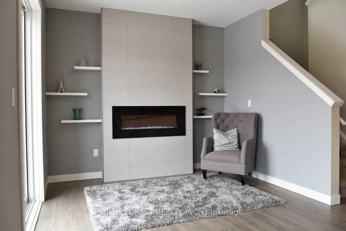 Photo 2 of Unit 933, 933 Manhattan Way, London, North M — HOMEH