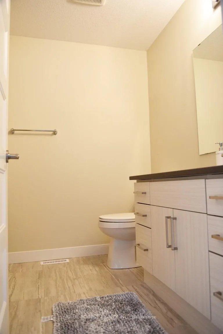Photo 7 of Unit 933, 933 Manhattan Way, London, North M — HOMEH