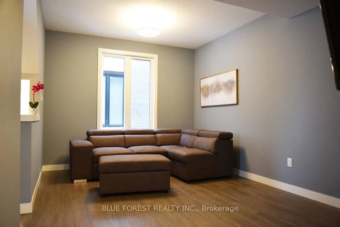 Photo 10 of Unit 933, 933 Manhattan Way, London, North M — HOMEH