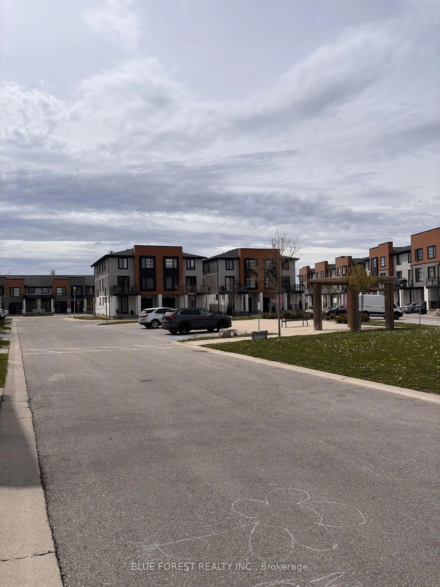 Photo 14 of Unit 933, 933 Manhattan Way, London, North M — HOMEH