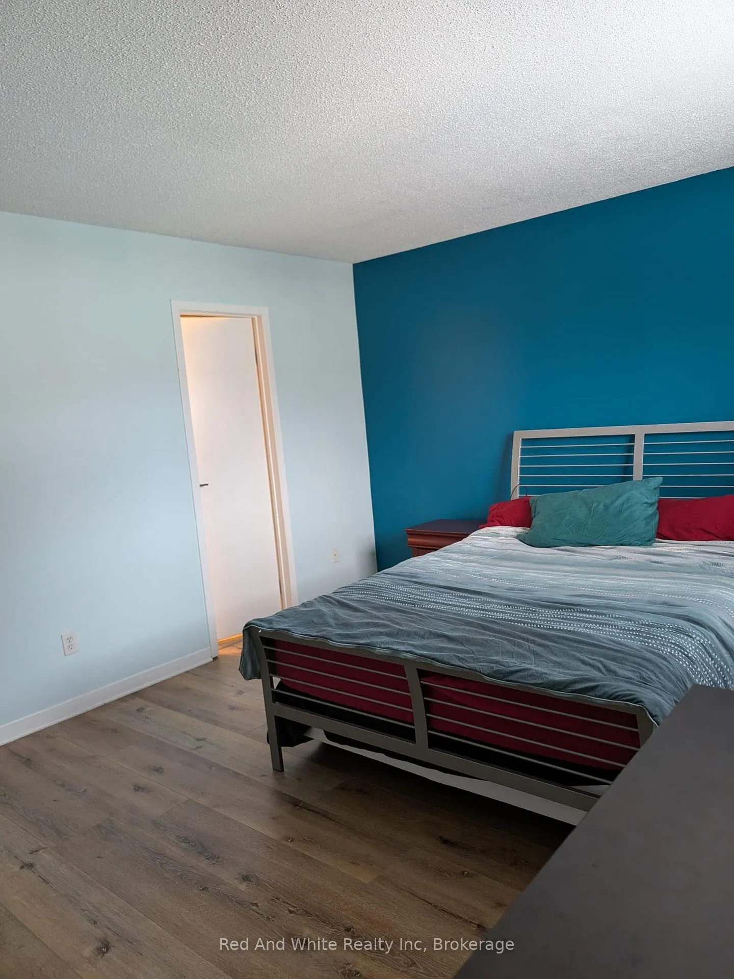 Photo 8 of Unit 4, 1920 Culver Drive, London, East H — HOMEH