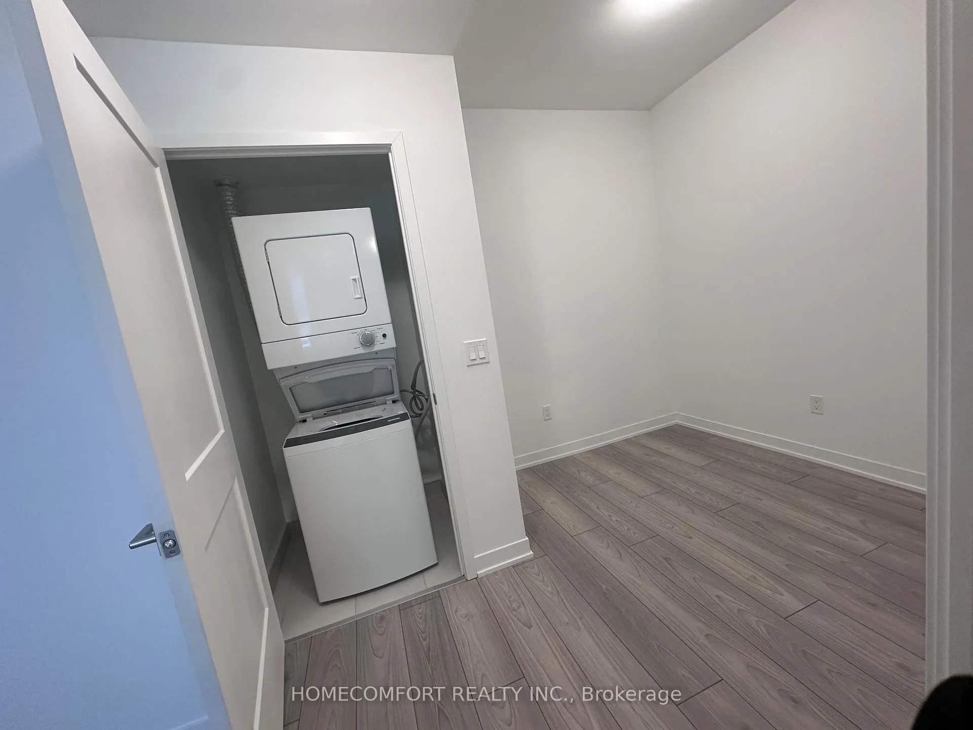 Photo 4 of Unit 1122, 498 caldari Road, Vaughan, Concord — HOMEH