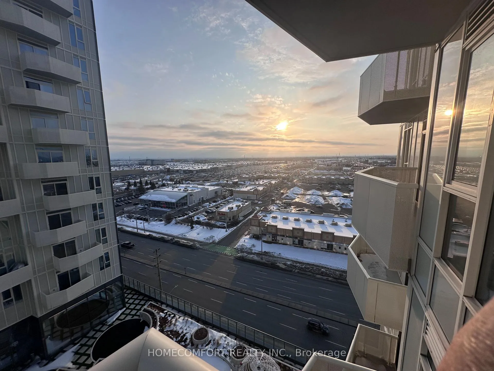 Photo 13 of Unit 1122, 498 caldari Road, Vaughan, Concord — HOMEH