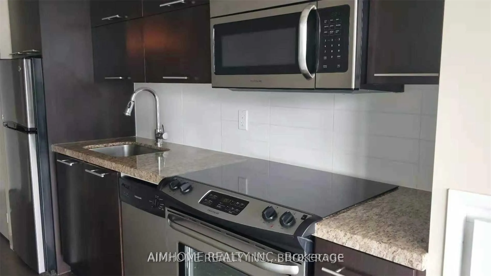 Photo 5 of Unit 2802, 126 Simcoe Street, Toronto, Waterfront Communities — HOMEH