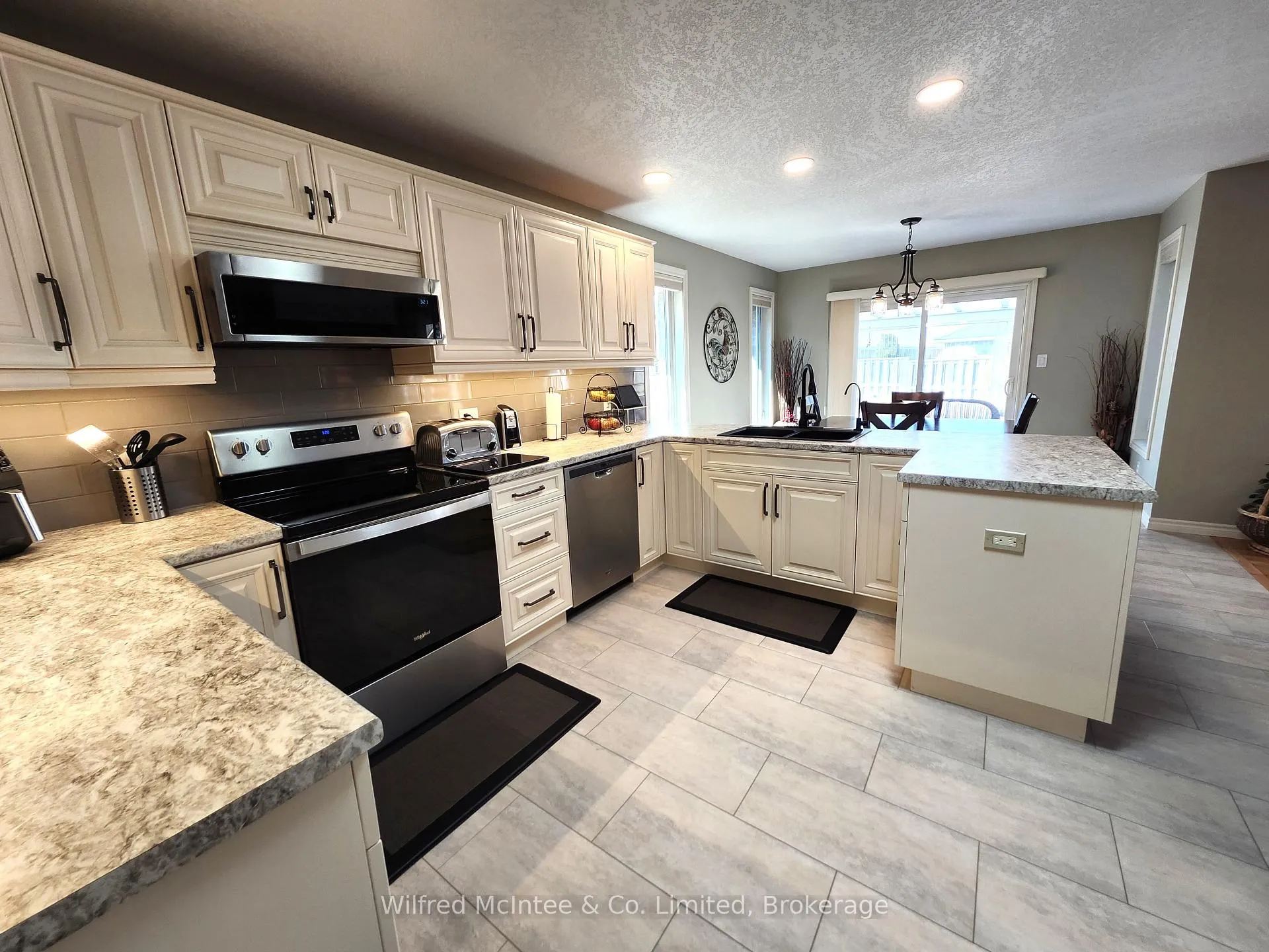 Photo 3 of 230 4TH Street Crescent, Hanover — HOMEH