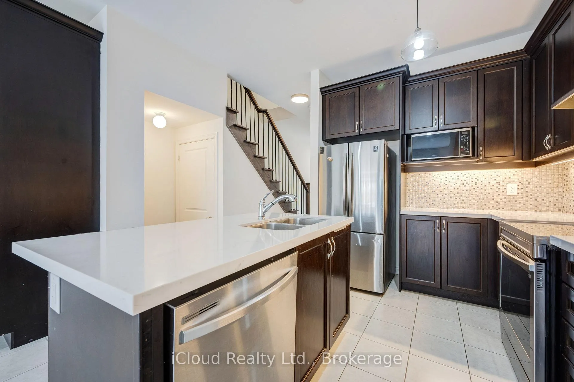 Photo 6 of 40 Fresnel Road, Brampton, Northwest Brampton — HOMEH