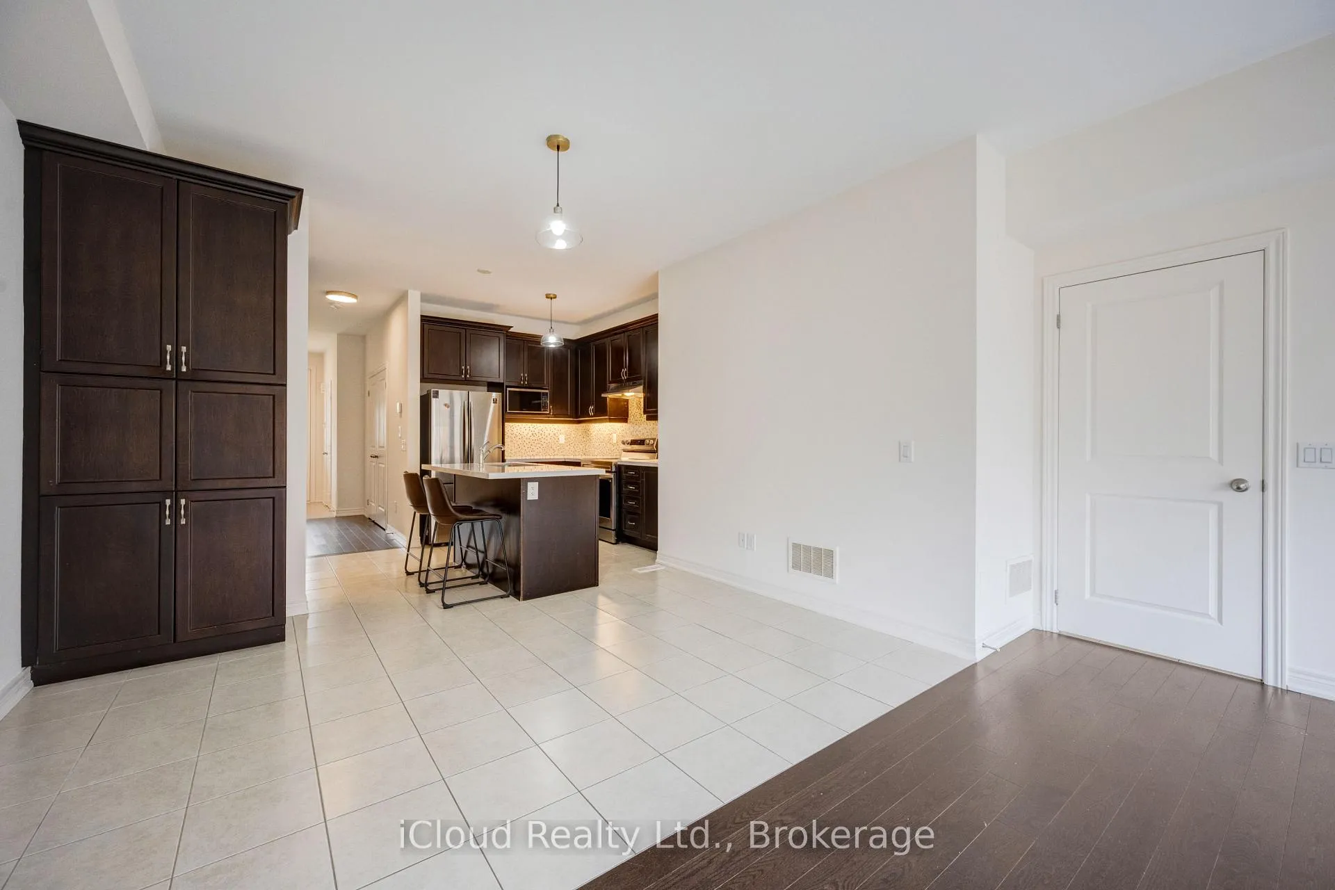 Photo 8 of 40 Fresnel Road, Brampton, Northwest Brampton — HOMEH