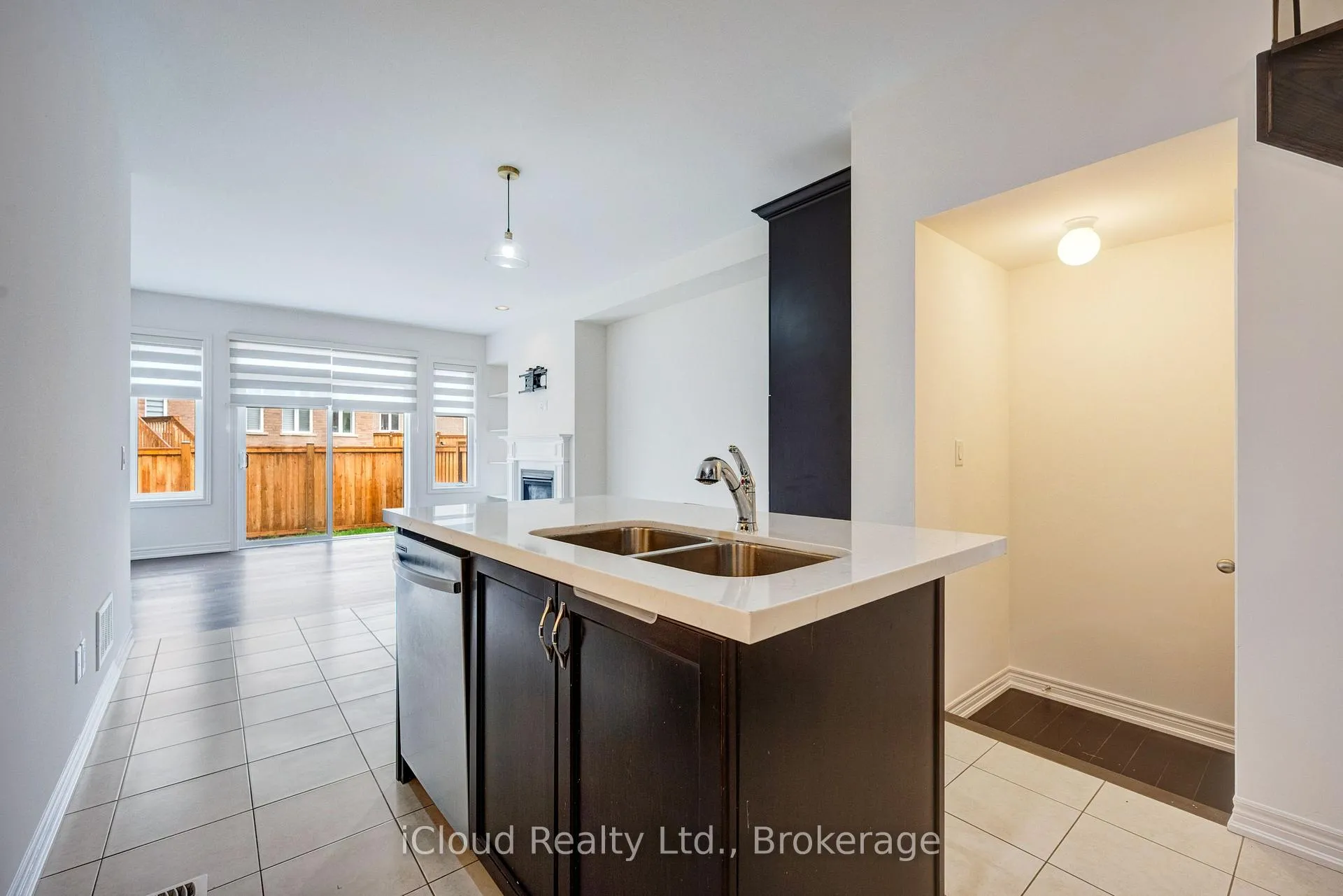 Photo 9 of 40 Fresnel Road, Brampton, Northwest Brampton — HOMEH