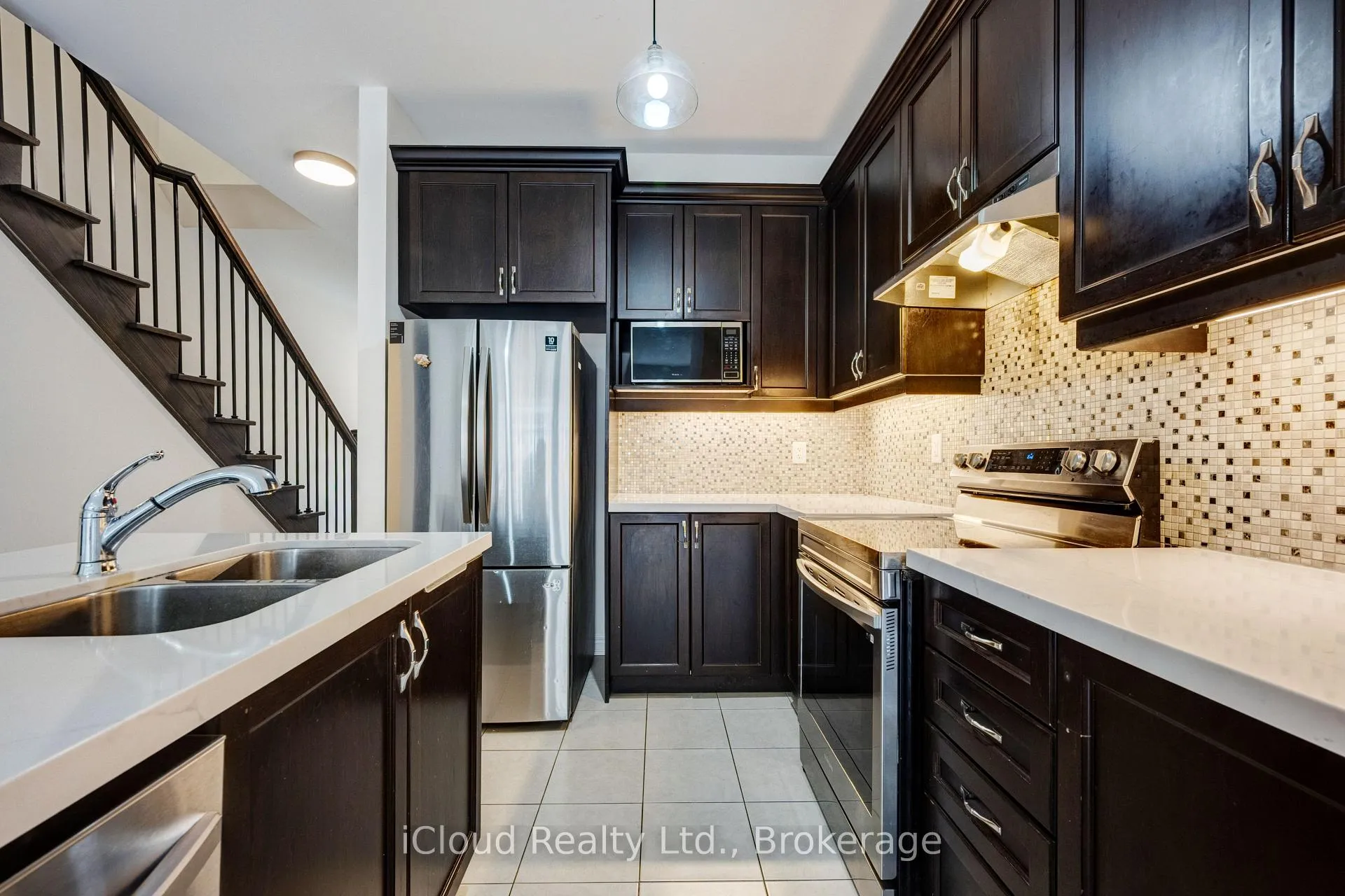 Photo 11 of 40 Fresnel Road, Brampton, Northwest Brampton — HOMEH