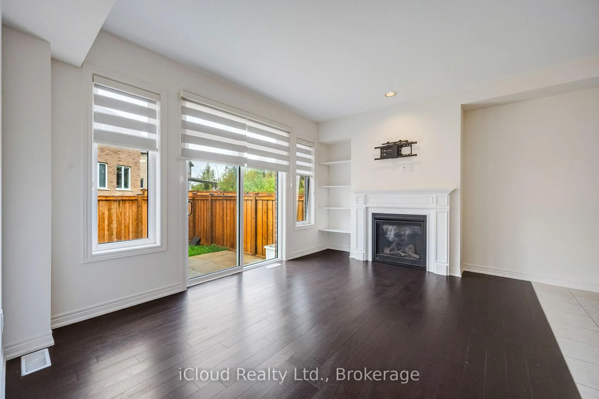 Photo 12 of 40 Fresnel Road, Brampton, Northwest Brampton — HOMEH
