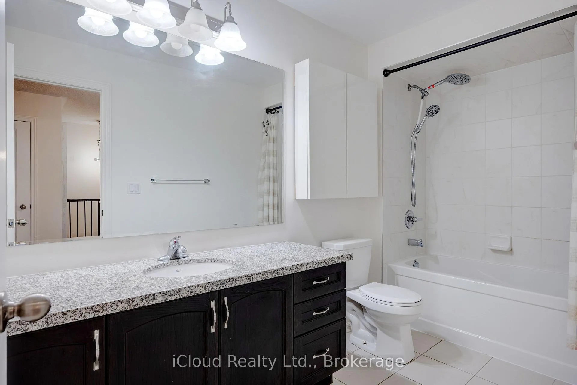 Photo 16 of 40 Fresnel Road, Brampton, Northwest Brampton — HOMEH