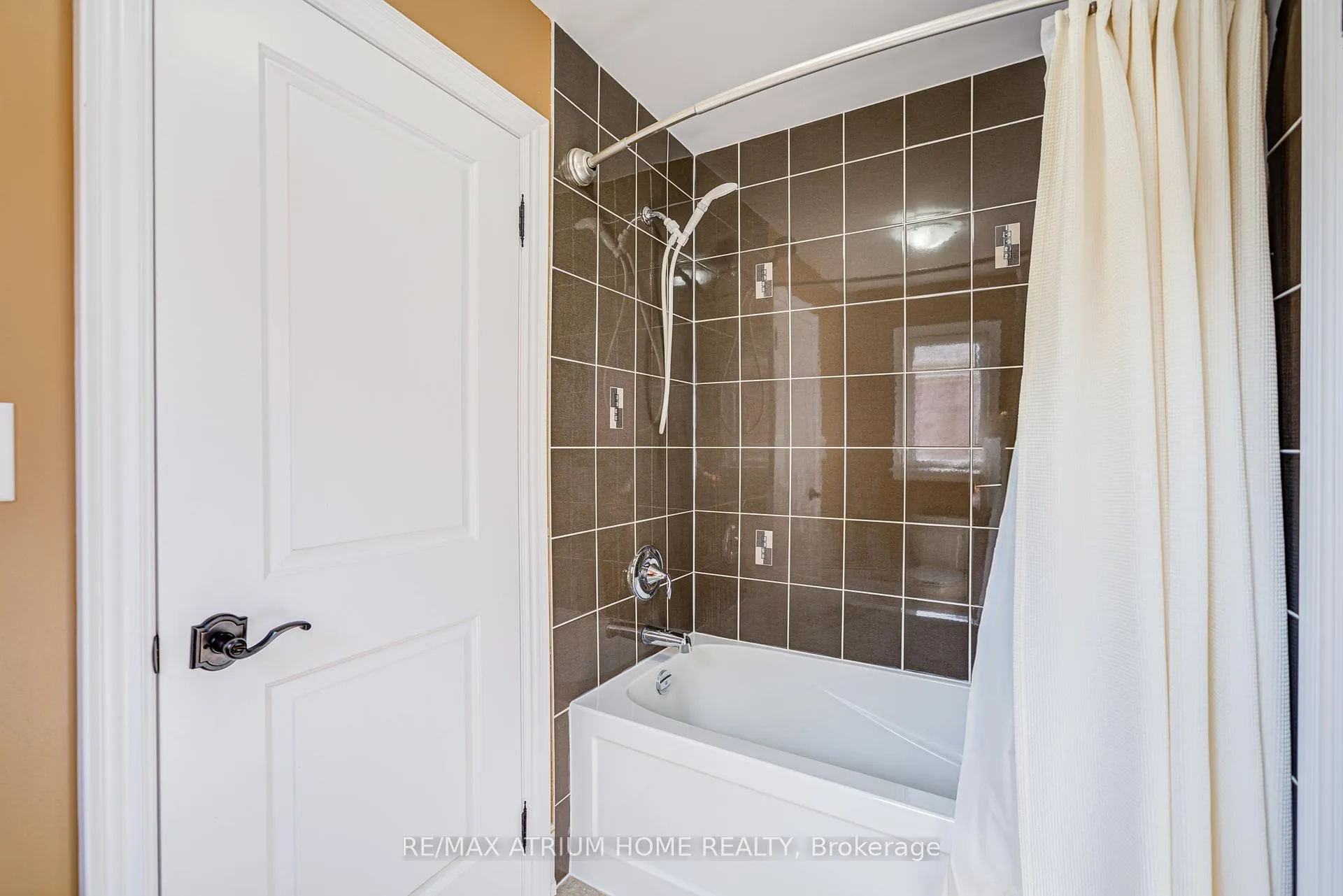 Photo 33 of 9 Berkshire Crescent, Markham, Angus Glen — HOMEH