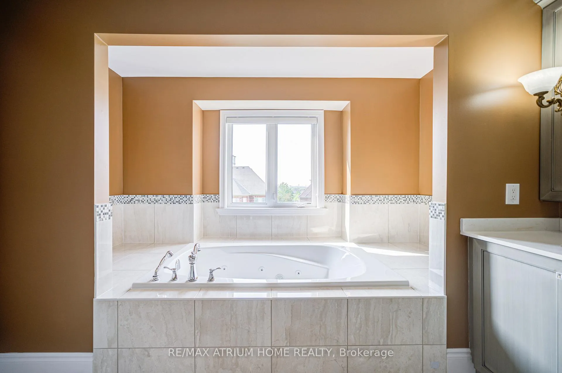 Photo 36 of 9 Berkshire Crescent, Markham, Angus Glen — HOMEH