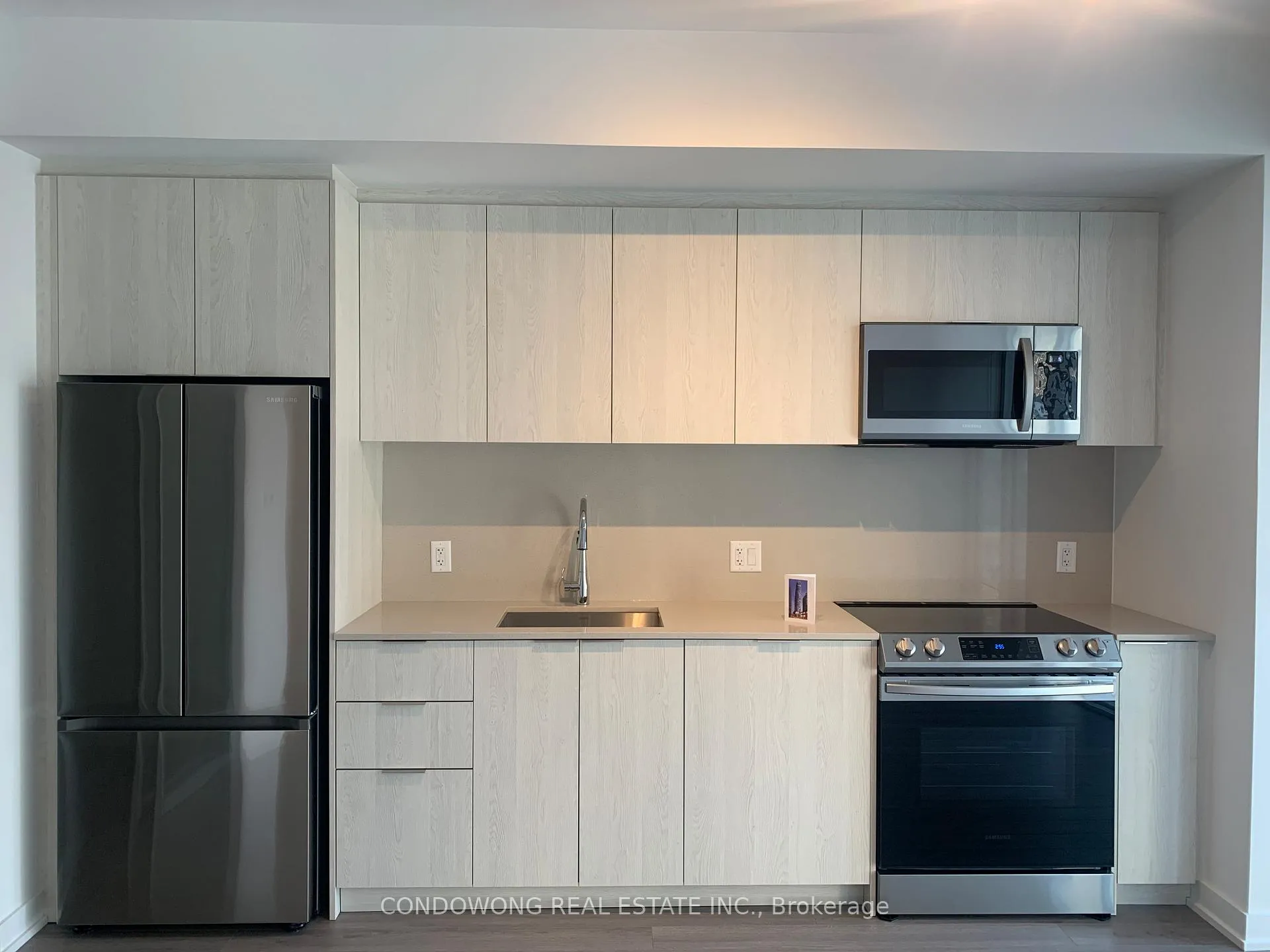 Photo 2 of Unit 2001, 357 King Street W, Toronto, Waterfront Communities — HOMEH