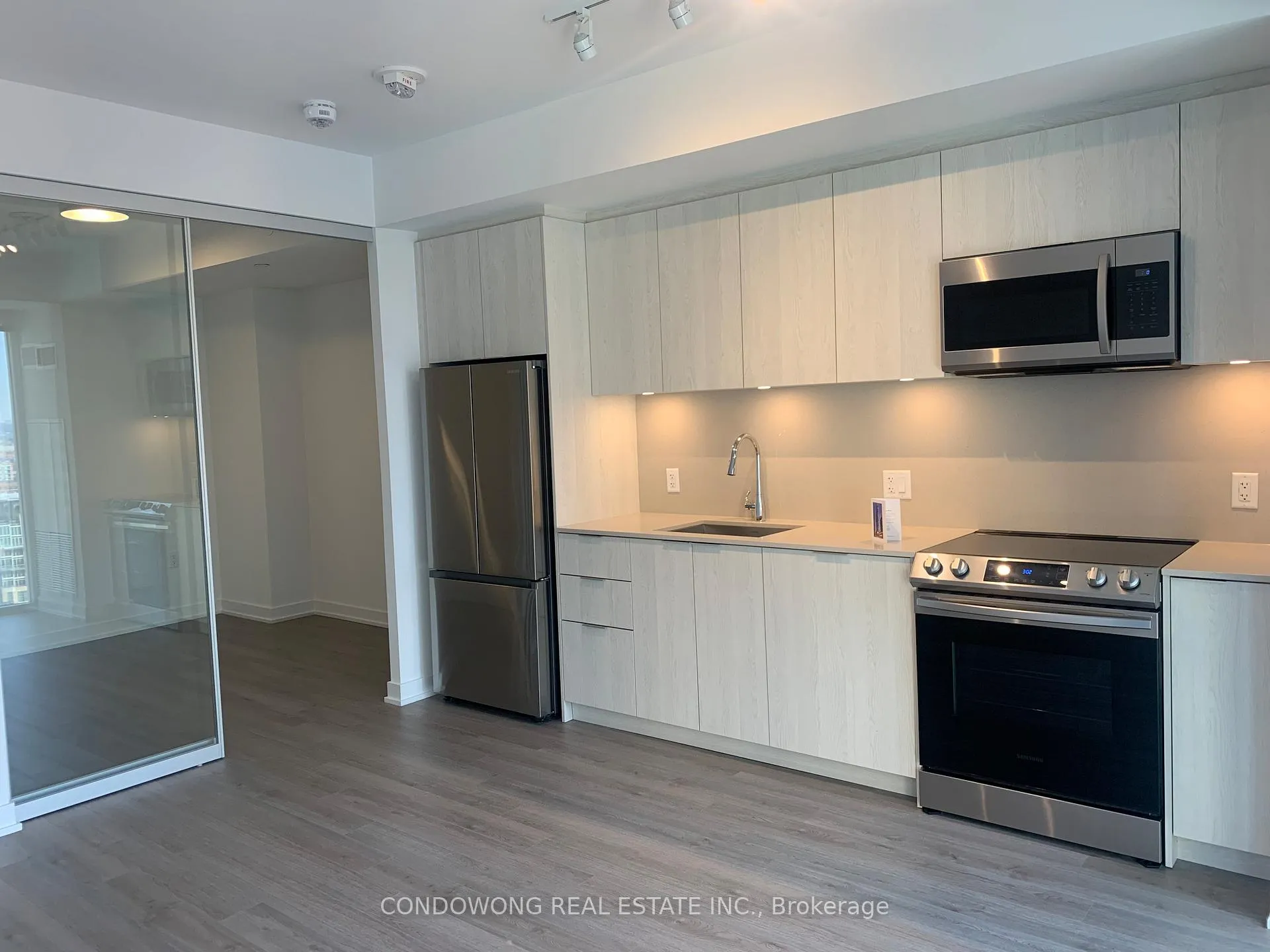 Photo 3 of Unit 2001, 357 King Street W, Toronto, Waterfront Communities — HOMEH