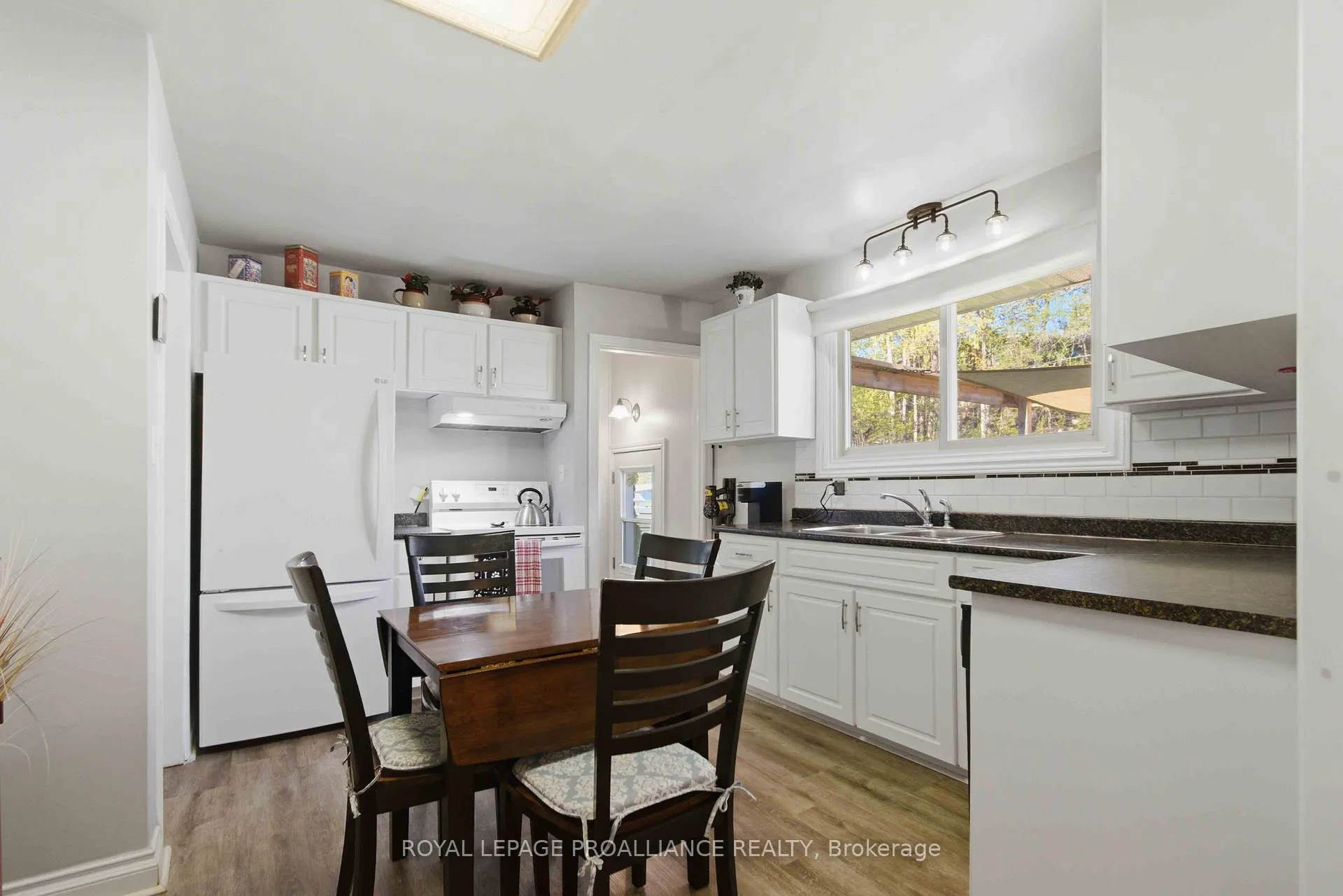 Photo 13 of 5 Parkside Drive, Quinte West, Trenton Ward — HOMEH