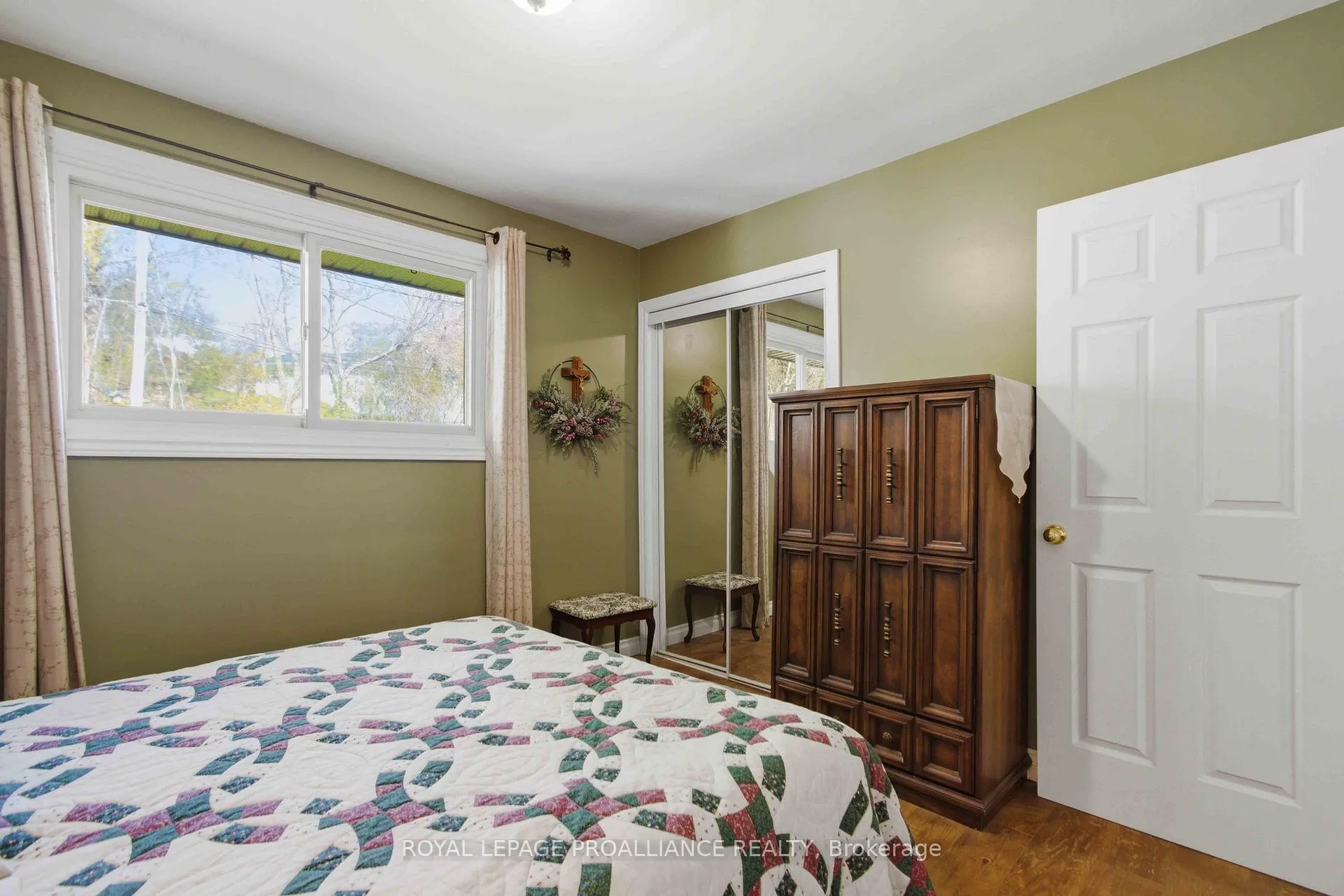 Photo 18 of 5 Parkside Drive, Quinte West, Trenton Ward — HOMEH