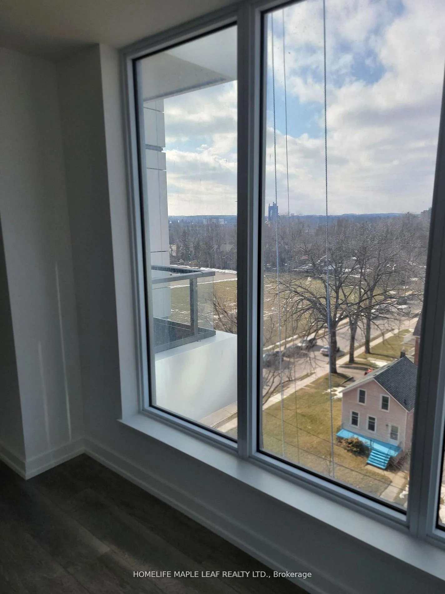 Photo 9 of Unit 712, 15 Wellington Street S, Kitchener — HOMEH