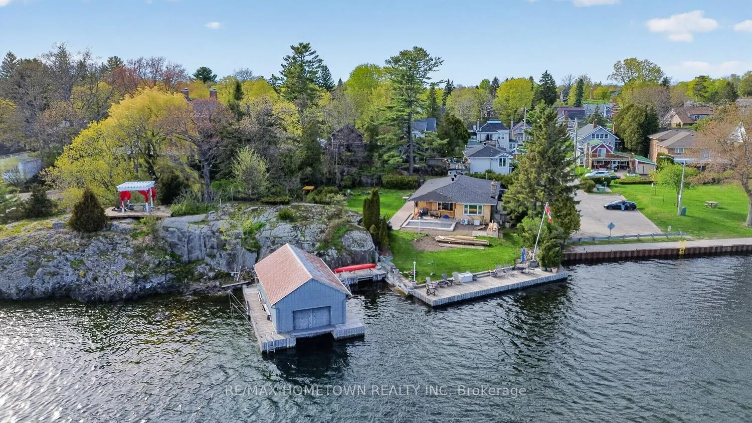Photo 2 of 14 Thomas Street, Brockville — HOMEH