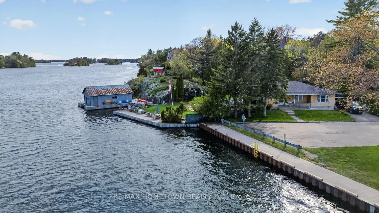 Photo 5 of 14 Thomas Street, Brockville — HOMEH