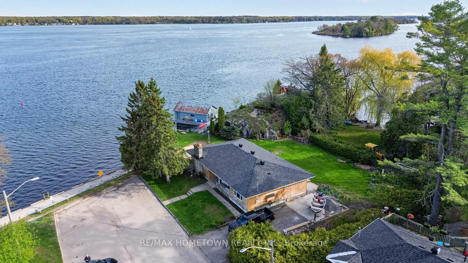 Photo 6 of 14 Thomas Street, Brockville — HOMEH
