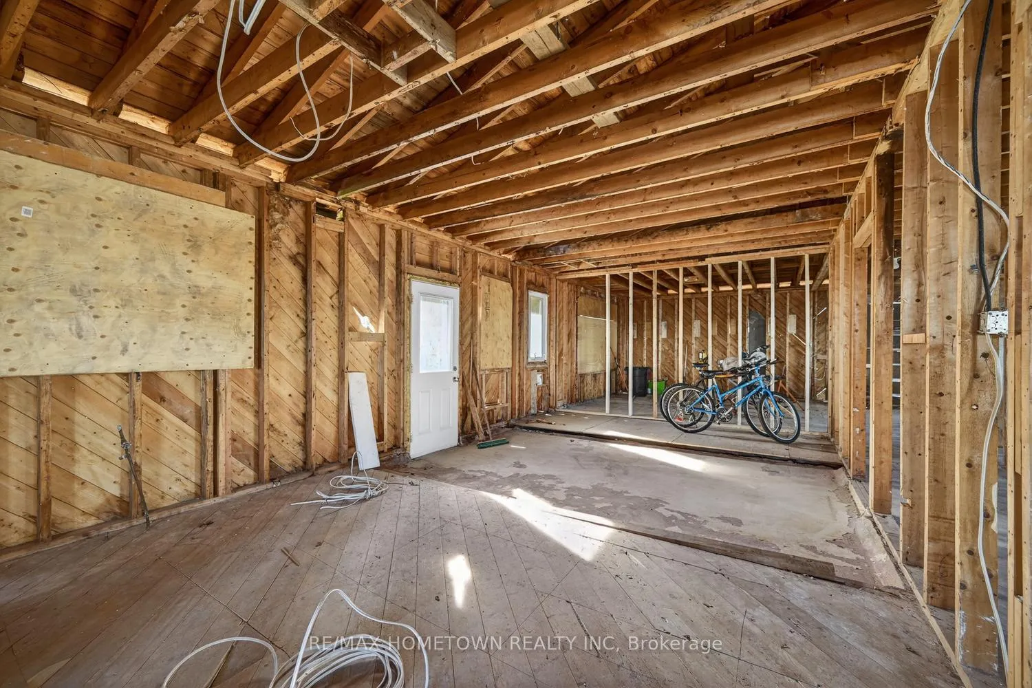 Photo 21 of 14 Thomas Street, Brockville — HOMEH