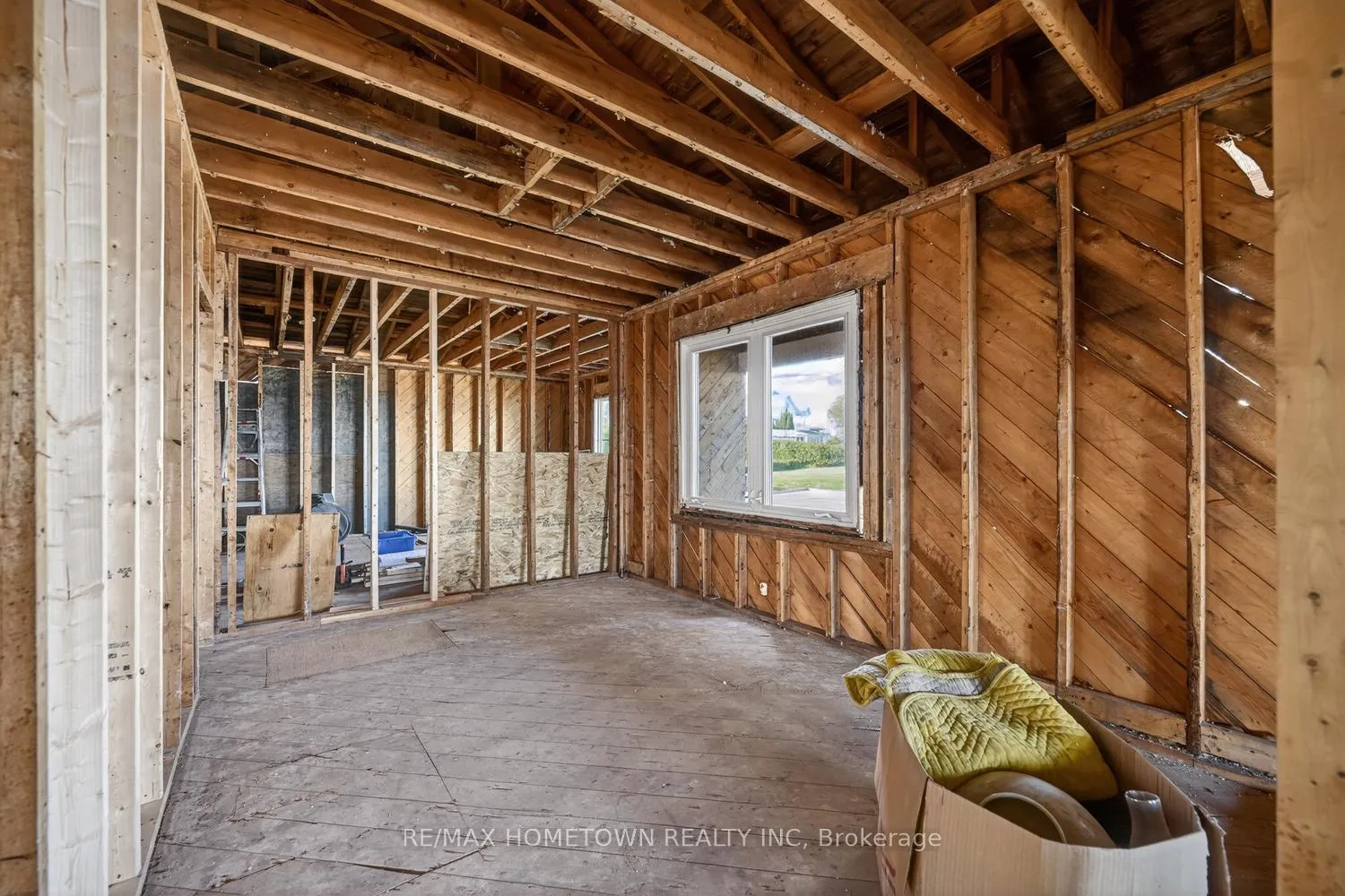Photo 23 of 14 Thomas Street, Brockville — HOMEH