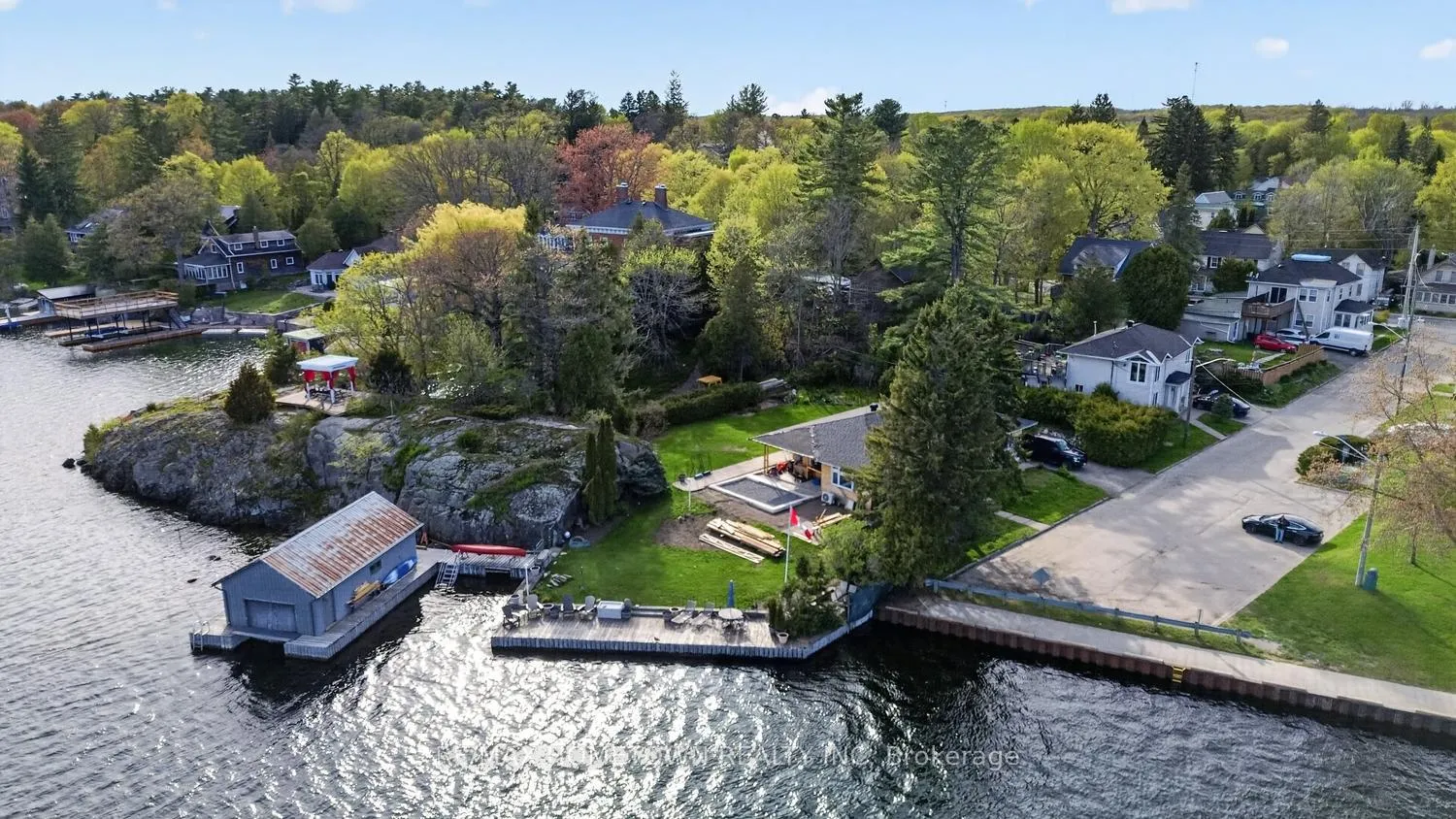 Photo 39 of 14 Thomas Street, Brockville — HOMEH