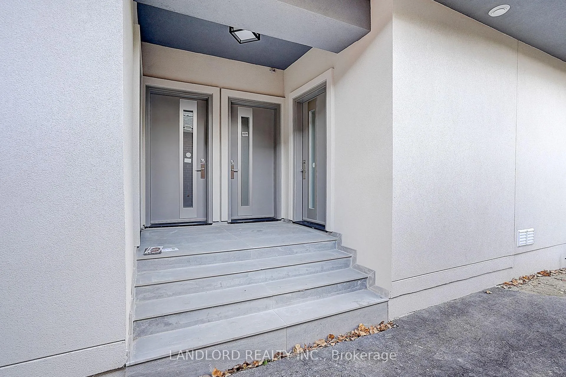 Photo 3 of Unit Unit 3, 1344 Pape Avenue, Toronto, Broadview North — HOMEH