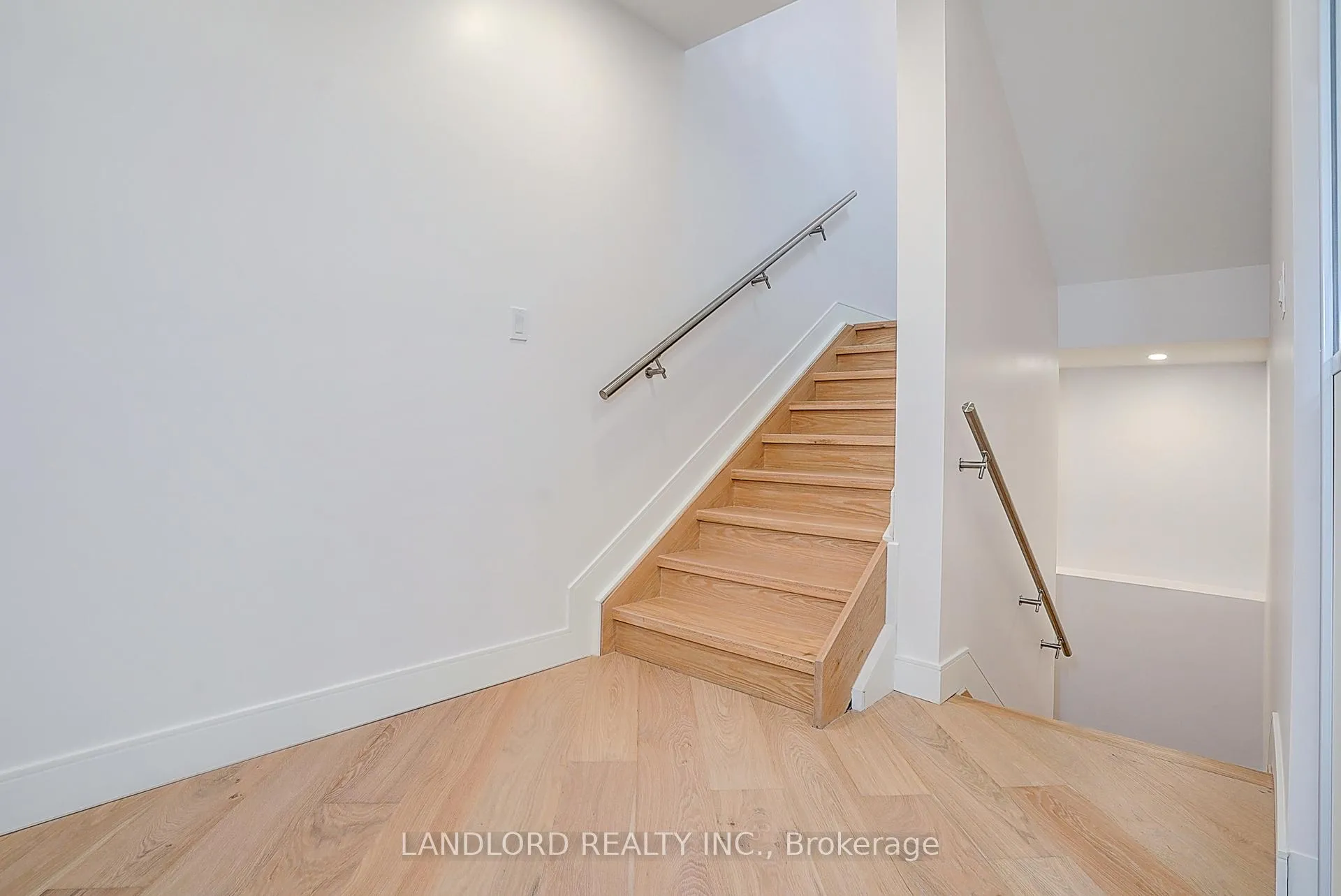 Photo 7 of Unit Unit 3, 1344 Pape Avenue, Toronto, Broadview North — HOMEH