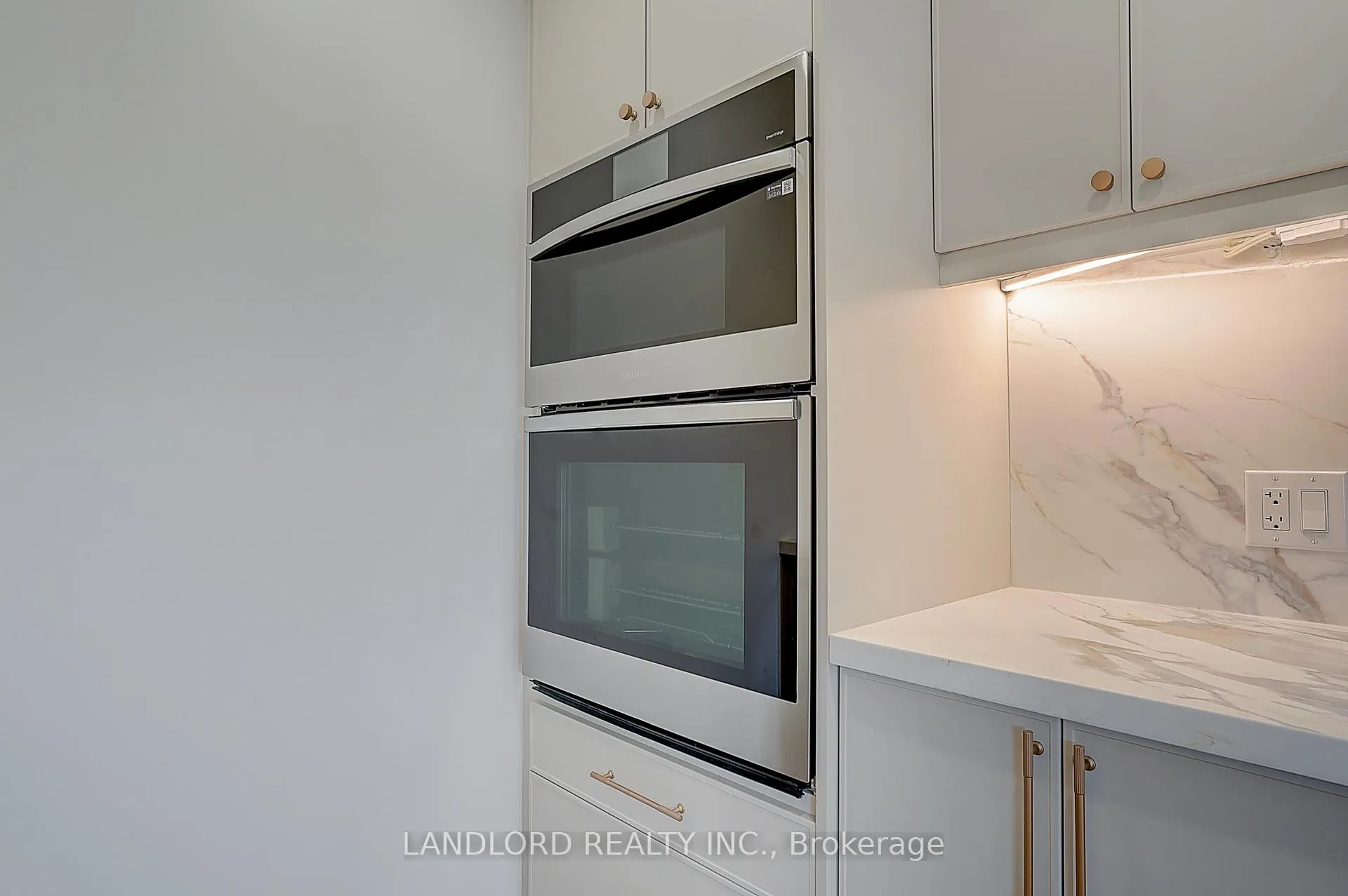 Photo 22 of Unit Unit 3, 1344 Pape Avenue, Toronto, Broadview North — HOMEH