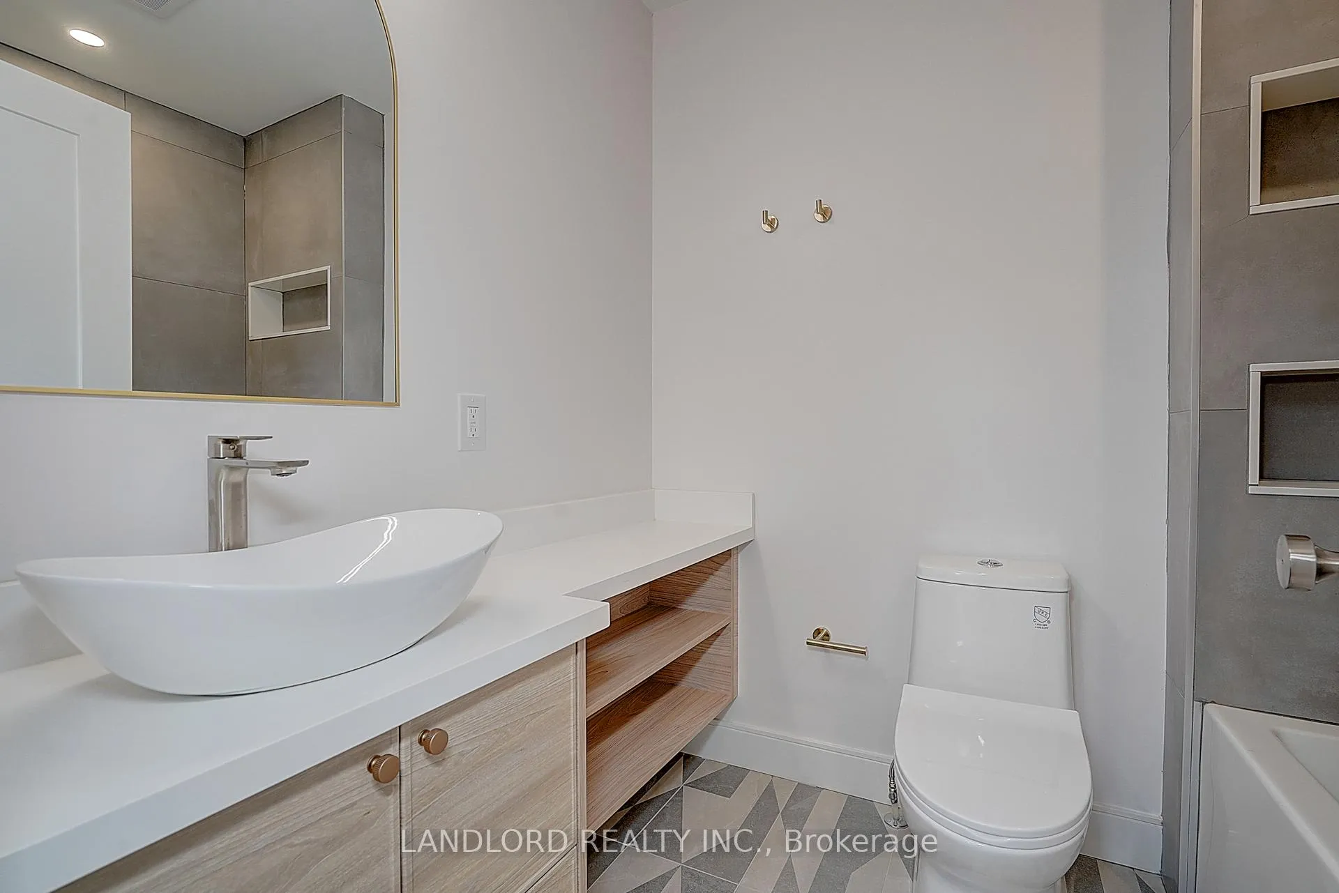 Photo 29 of Unit Unit 3, 1344 Pape Avenue, Toronto, Broadview North — HOMEH